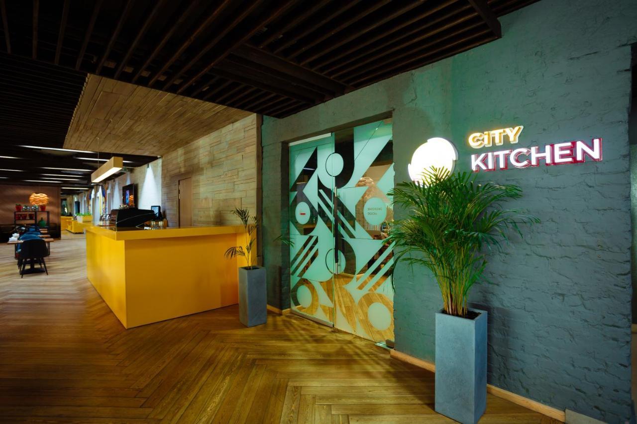 City Hotel 奇姆肯特 外观 照片